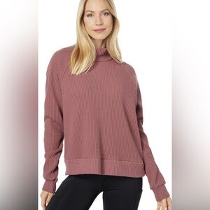 The North Face Women's Sweater in Mauve